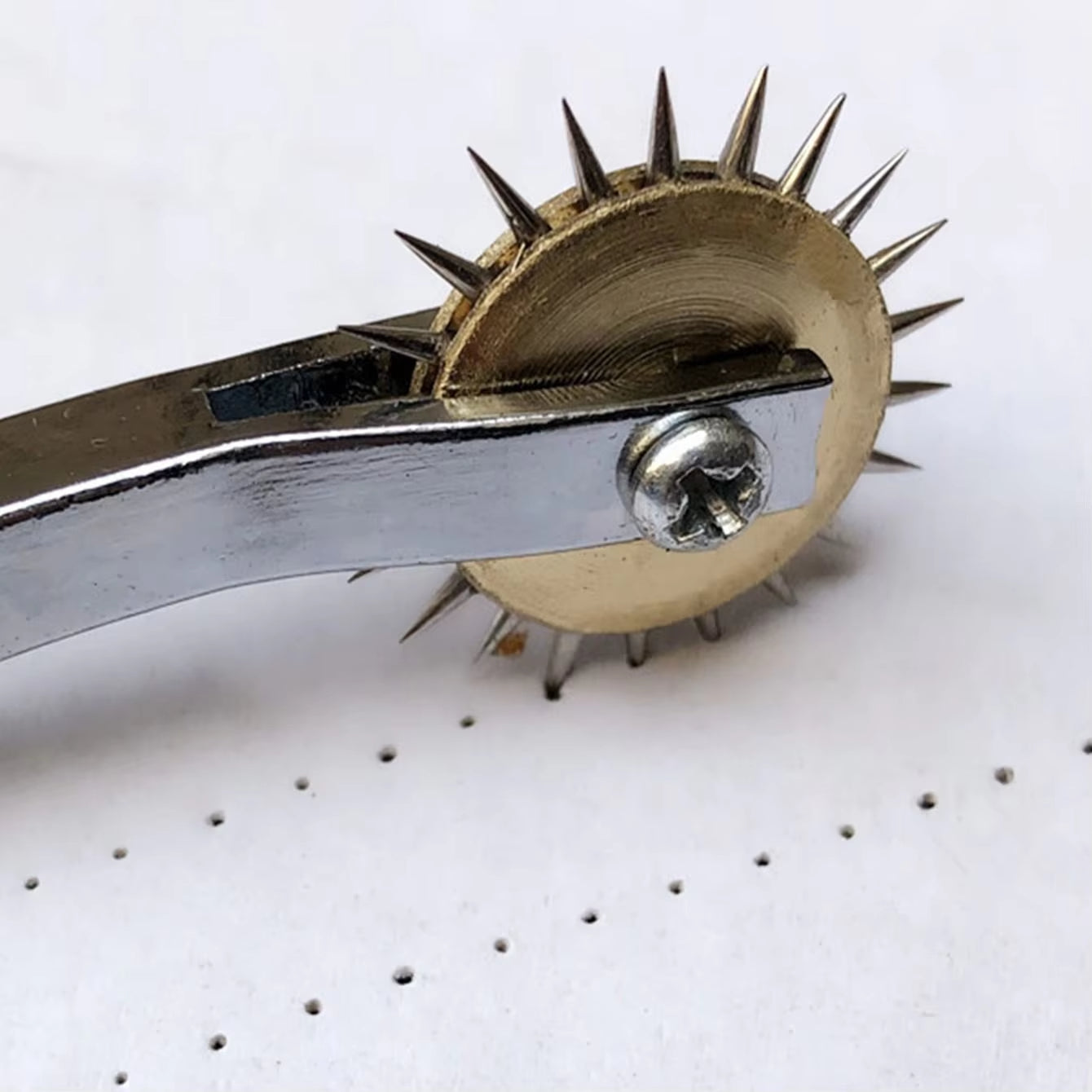 StitchLine - Tracing Wheel