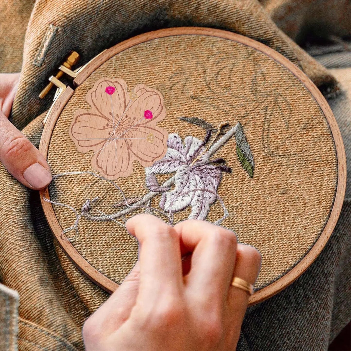 Needlix – Wooden Needle Magnet Minder