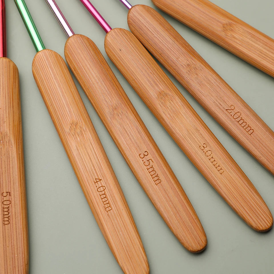 Bambrelle – 9-Piece Bamboo Crochet Hook Set