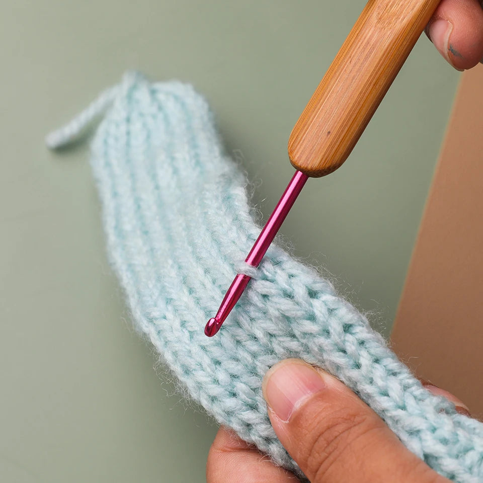 Bambrelle – 9-Piece Bamboo Crochet Hook Set