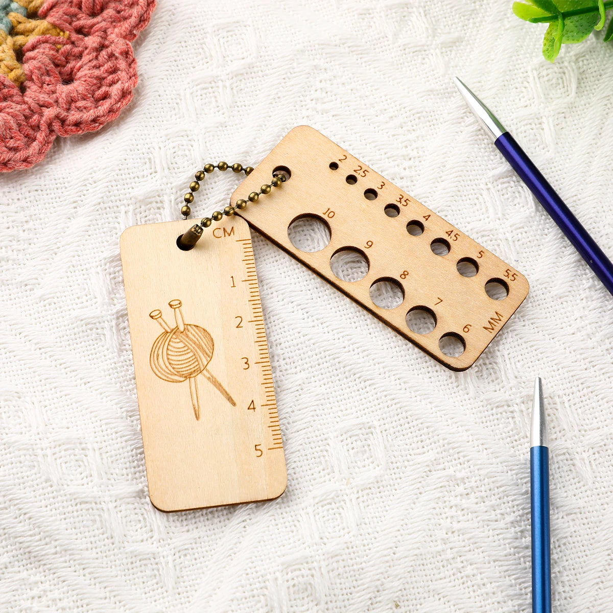 StitchScale – Natural Wooden Knitting Needle Gauge Ruler