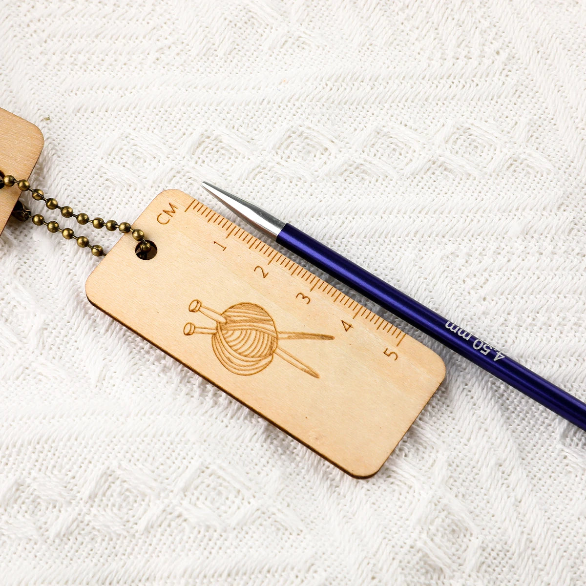 StitchScale – Natural Wooden Knitting Needle Gauge Ruler
